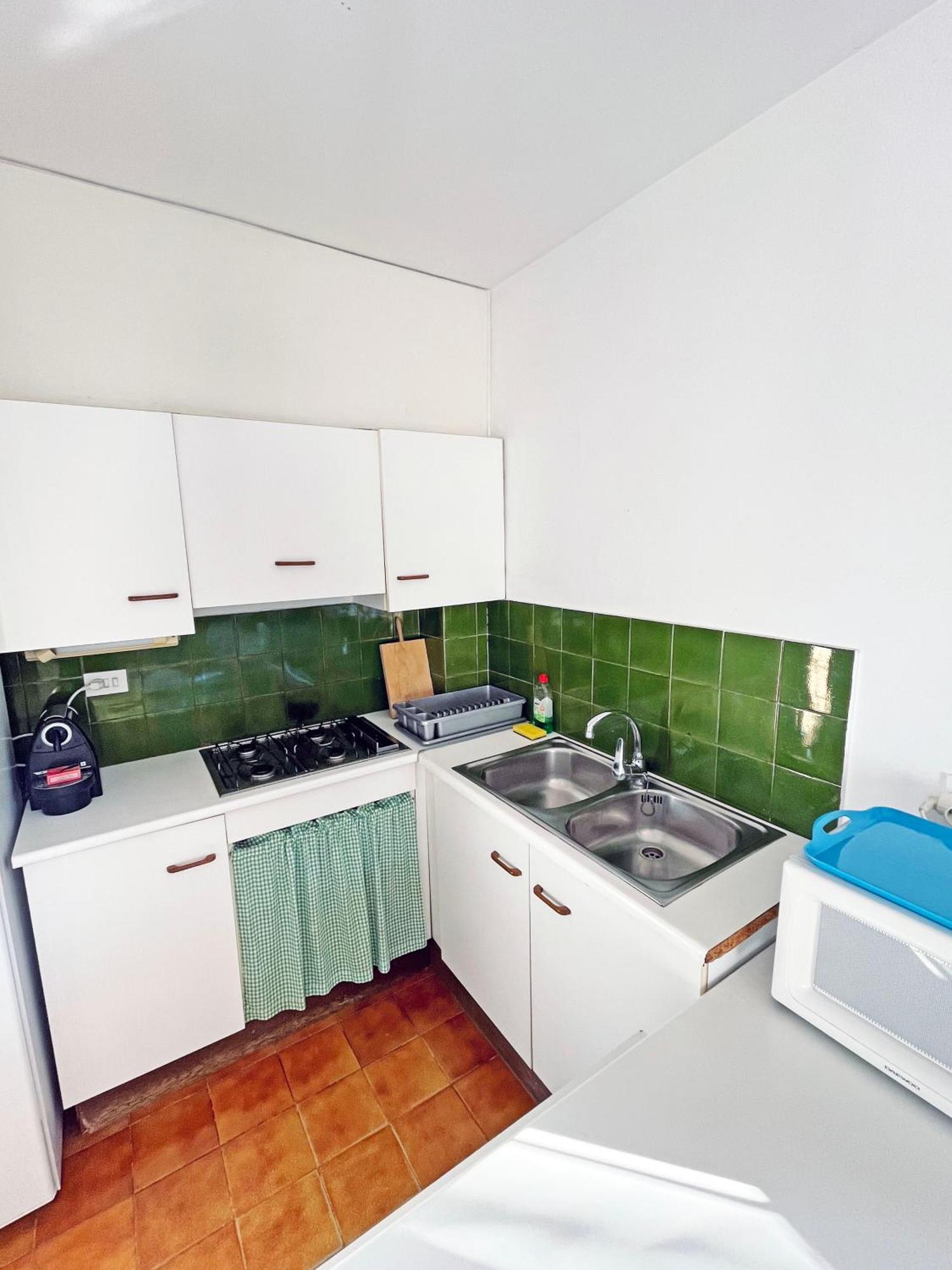 En La Escala Con Piscina Y Parking Apartament *